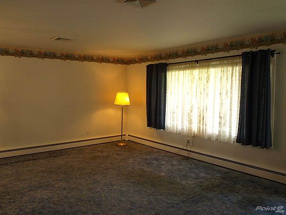 03 LIVING ROOM