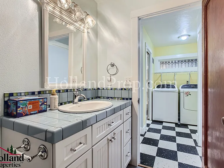 3257 NE Brogden St — Photo 18