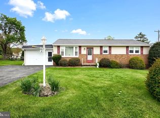 60 Meadow Ln, Gettysburg, PA 17325