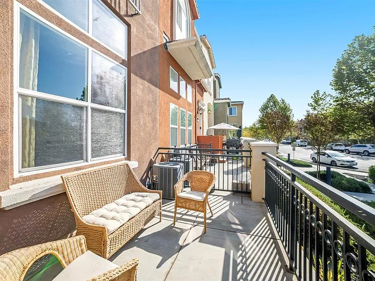 353 Esfahan Ct — Photo 8