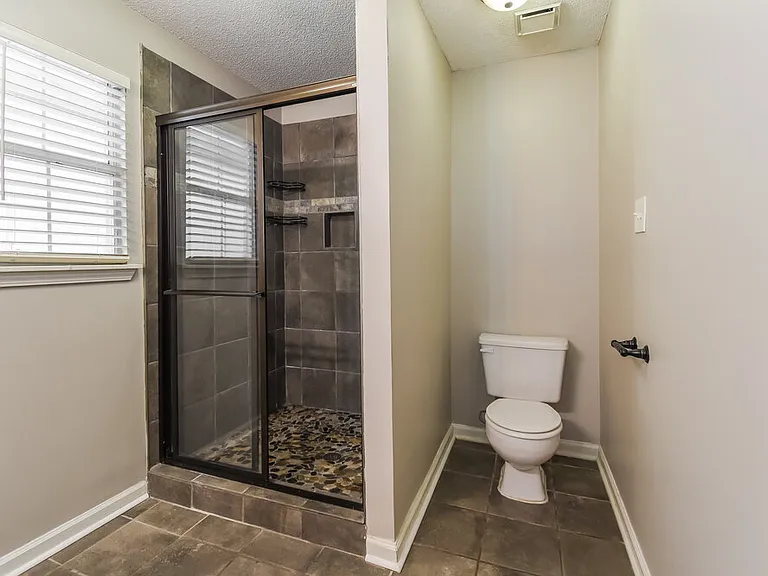 7189 Atterbury Cir W — Photo 12