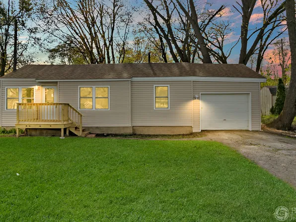 5205 N Lake St, McHenry, IL 60050