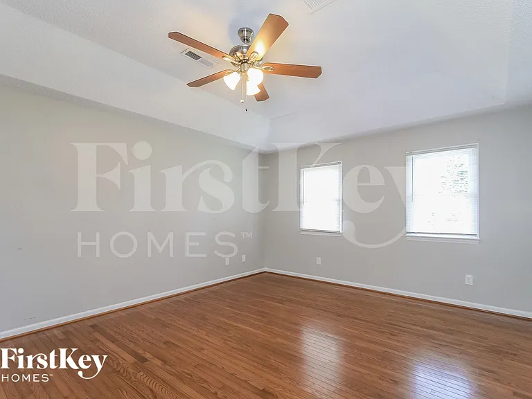 3110 Glenshire Dr — Photo 8