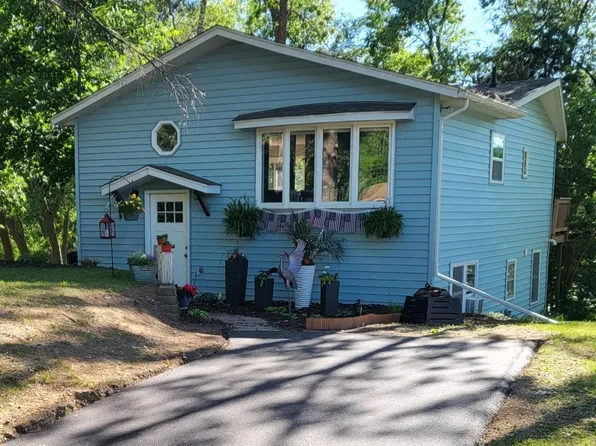 29990 Norelius Dr, Lindstrom, MN 55045