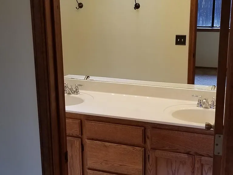 2599 N Fox Hill Rd — Photo 33