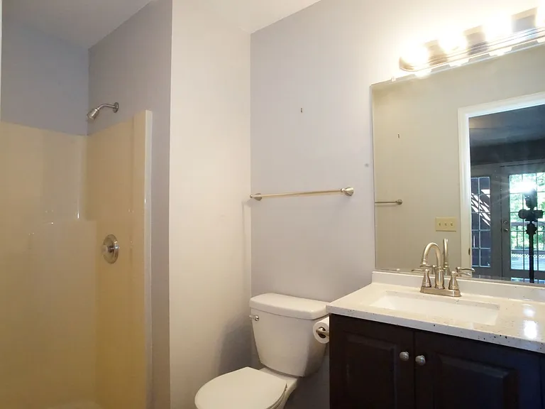 450 Wimmer St — Photo 7