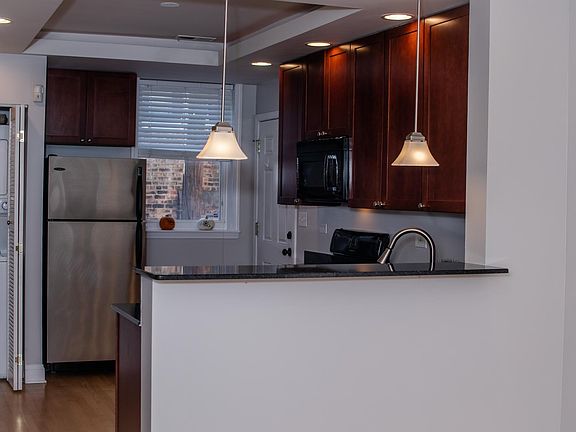 2nd image of 7062 N Wolcott Ave APT 1