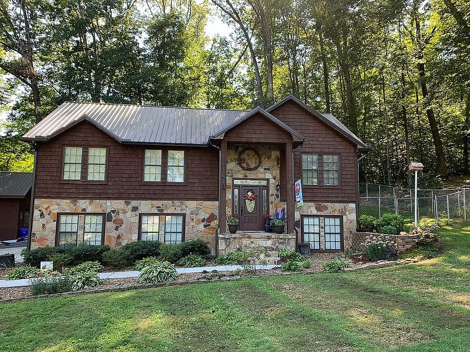 Road view
Brand new roof