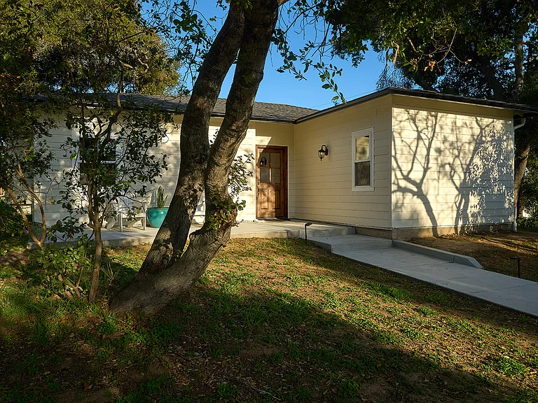 590 N Kellogg Ave — Photo 15