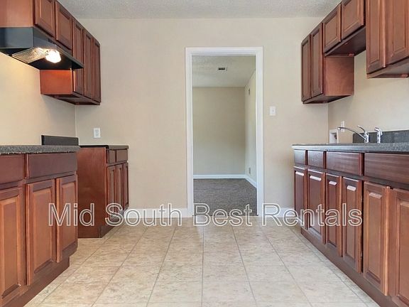 3rd image of 3664 McDuff Ave