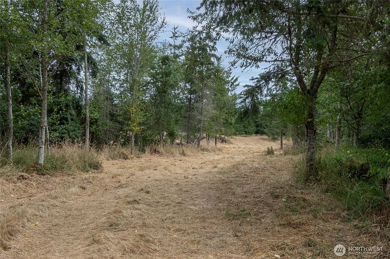 5th image of 646 Tributary Lane