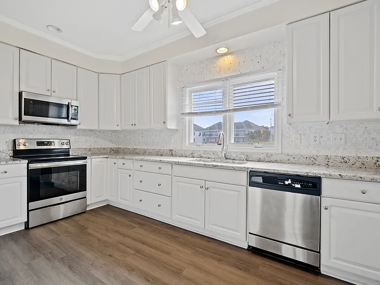 3224 Shore Dr — Photo 11