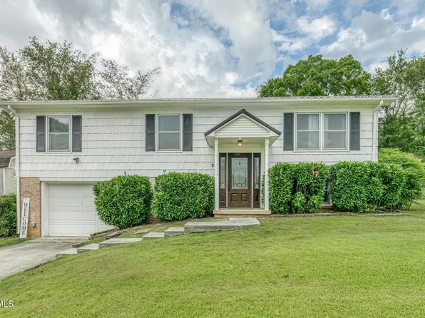 3200 Buckingham Dr, Johnson City, TN 37604