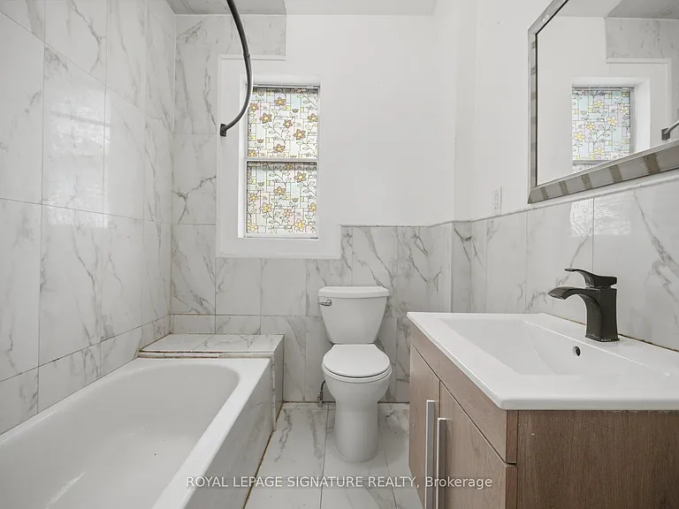 3331 Dundas St W — Photo 12