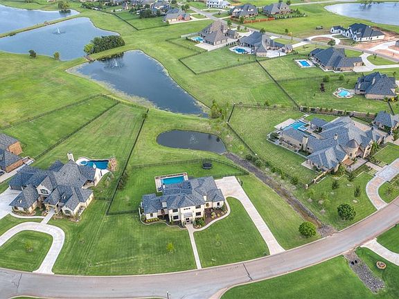 3rd image of 21988 Villagio Dr