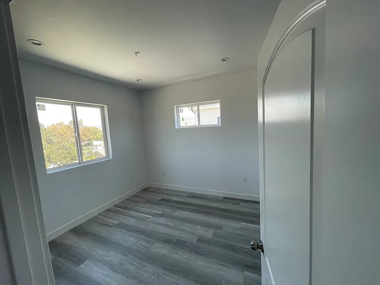 11455 Victory Blvd — Photo 6