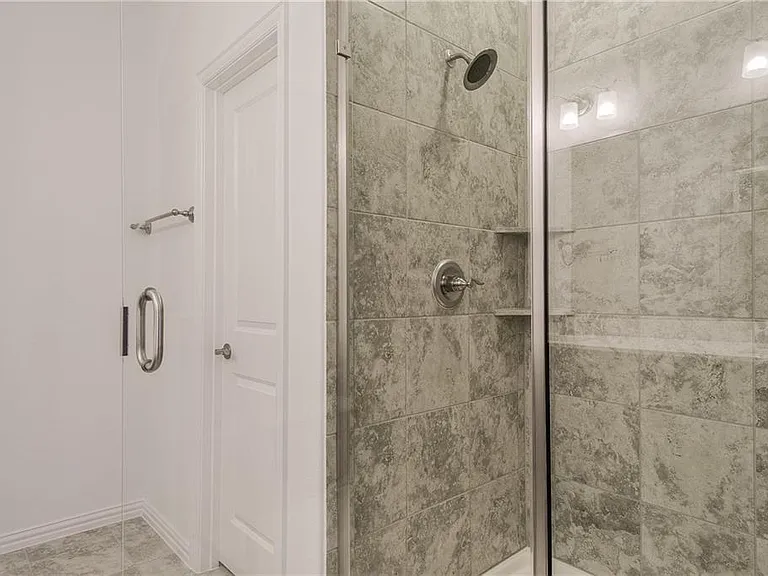 3708 Lantern Ln — Photo 15