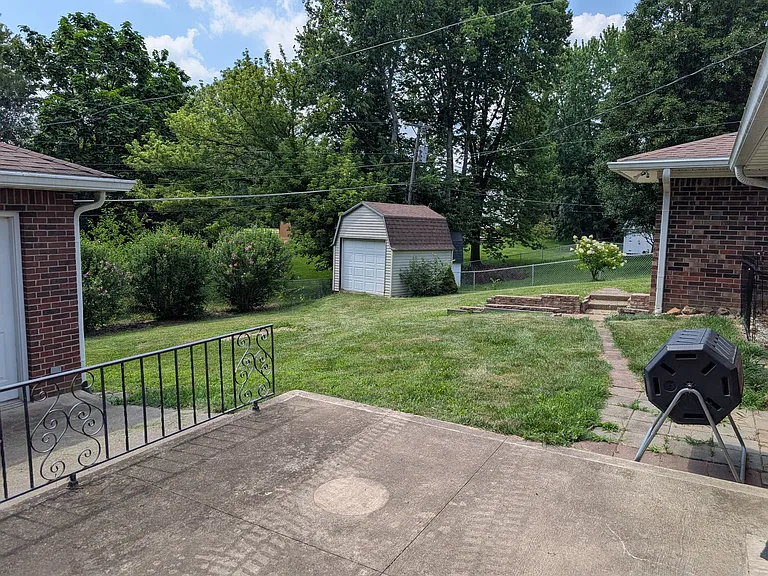 408 Hopkins Rd — Photo 2