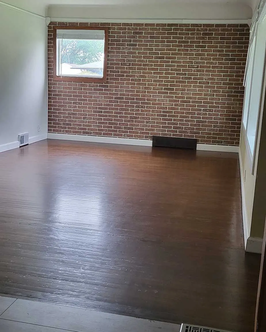 3 bed, 2200 sqft, $2,300 — Photo 1