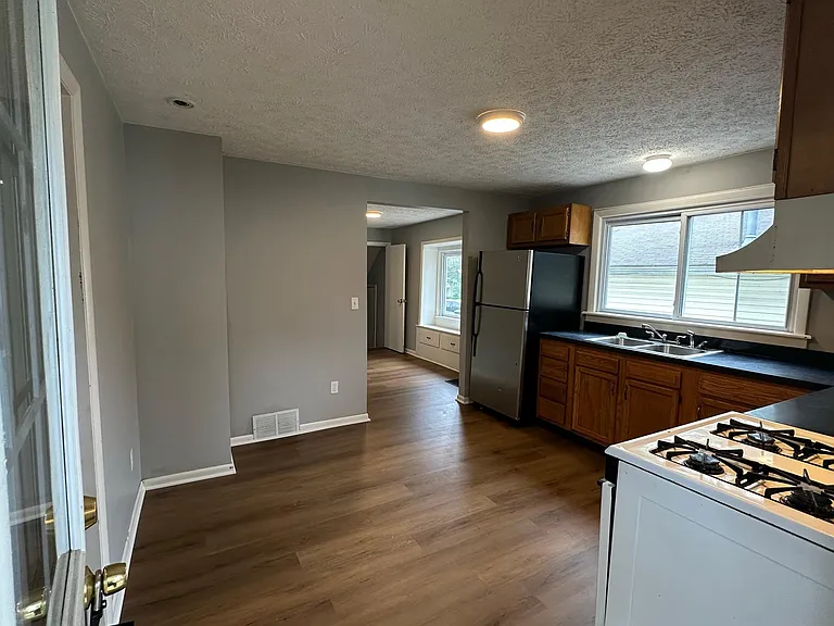 408 Wirth Ave — Photo 19
