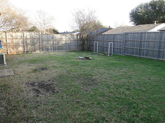 4th image of 546 Hawthorne Dr