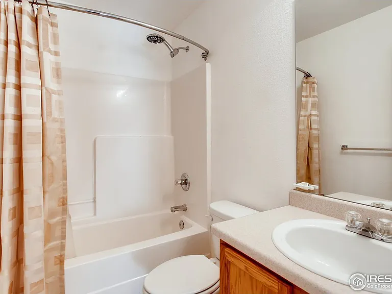 1126 Lochmore Pl — Photo 26