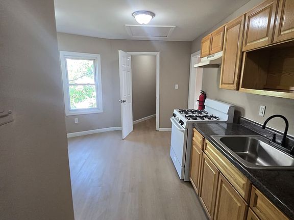 2nd image of 112 E Main St #2