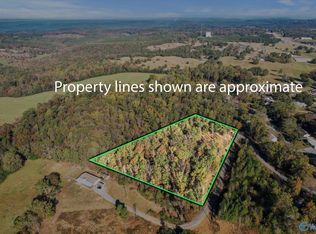 410 Meadow Wood Cir NW, Arab, AL 35016