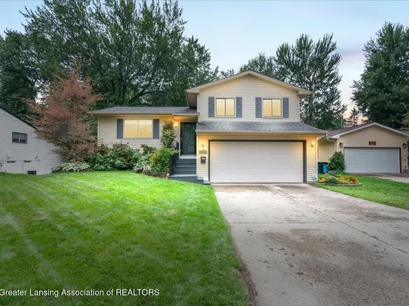 2720 Darien Dr, Lansing, MI 48912
