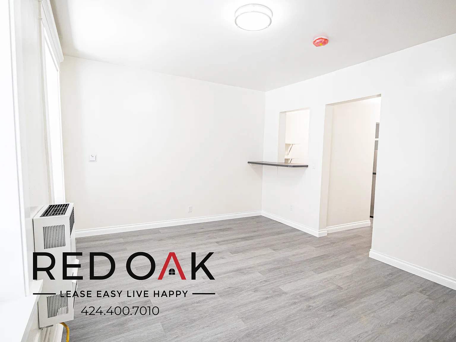 ~2 Weeks FREE~ Bright Studio with Convenient Breakfast Bar and On-Site Laundry ~ In Prime Central... — Photo 4