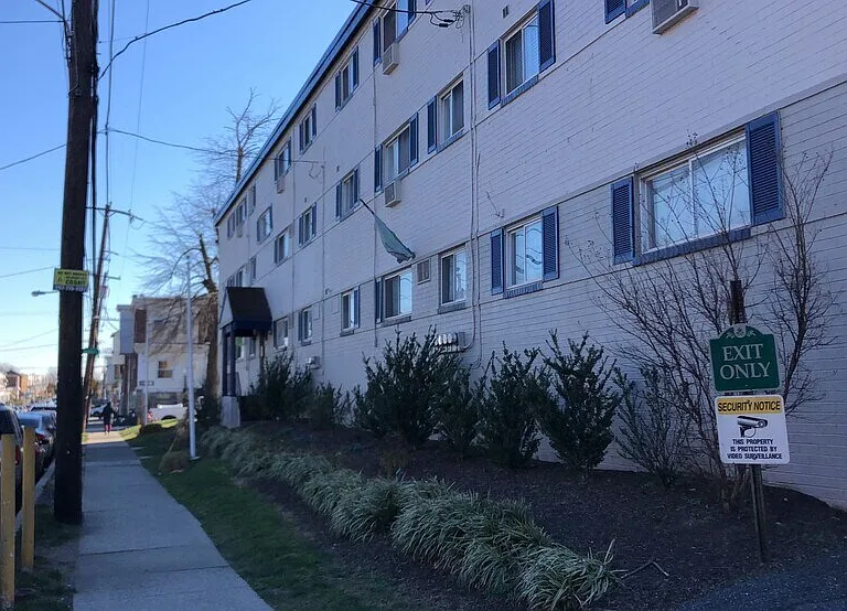 631 W Fisher Ave #B-8 — Photo 15
