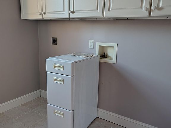 3rd image of 5 Lorrimel Dr