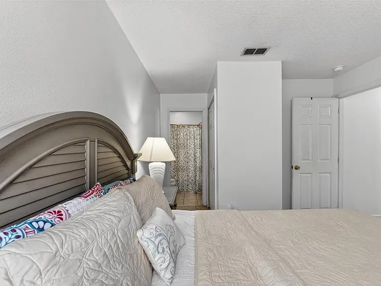 419 Buckingham Cir — Photo 15