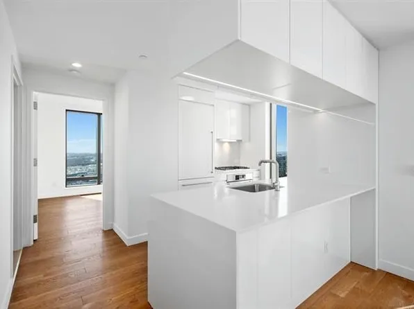 99 Hudson Street image 7 of 32