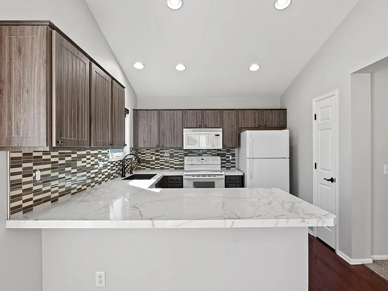 2067 Woodpark Dr — Photo 11