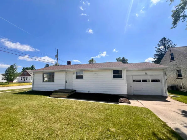 1019 Lowell St, Two Rivers, WI 54241
