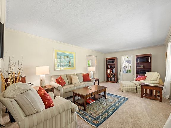4th image of 148 Parmelee Dr