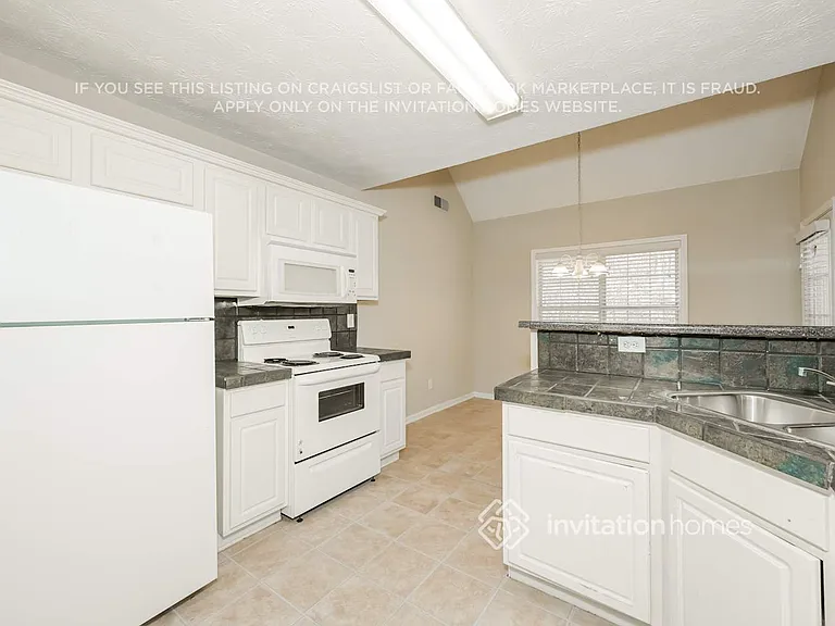 219 Lakeview Pl — Photo 5