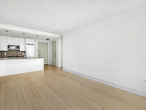 3rd image of 109 Gold St APT 3D