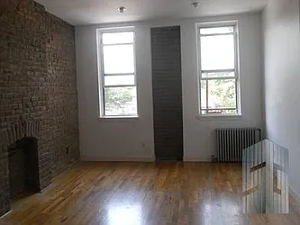 Rented by Skyline Group Real Estate