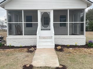 20 Sandy Dr, Hawkinsville, GA 31036