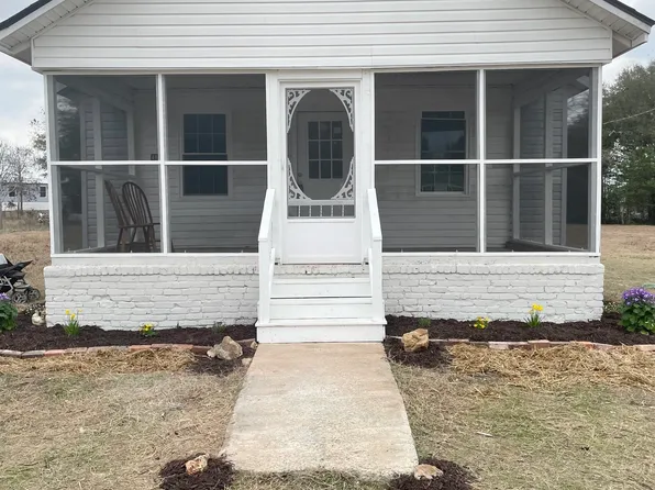 20 Sandy Dr, Hawkinsville, GA 31036