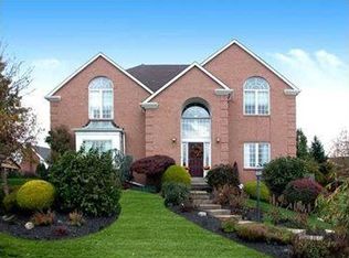 41 Oakmont Ct, Bridgeville, PA