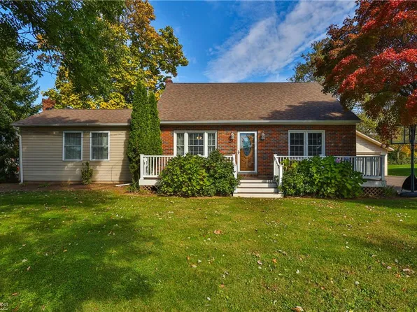 1671 Pleasant View Rd, Bethlehem, PA 18015