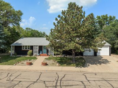 203 7th Ave SE, Minot, ND, 58701