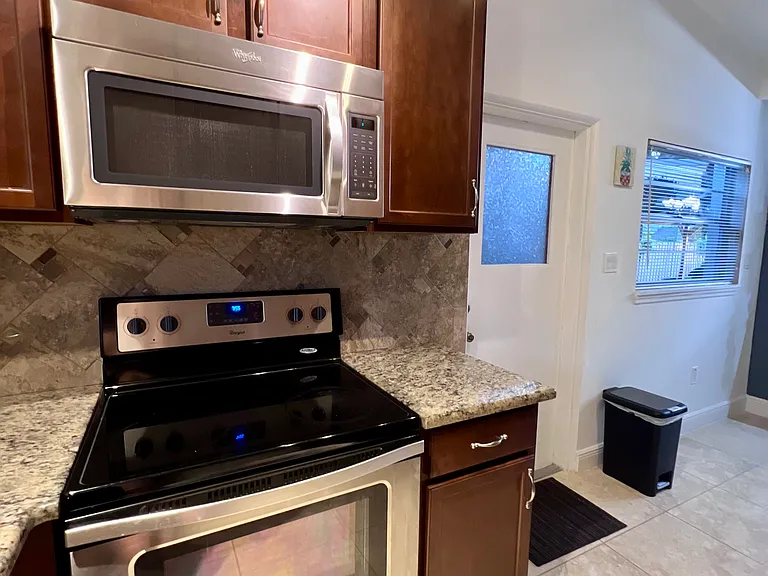 610 Ventura Ave — Photo 6