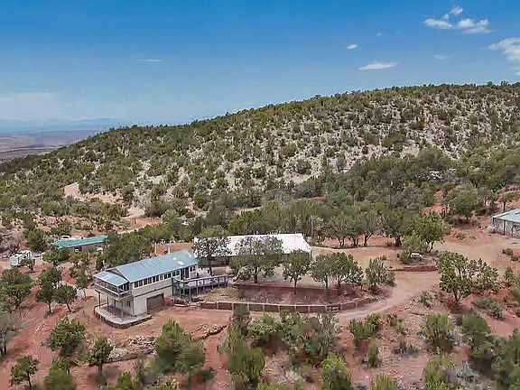 2nd image of 41 Calico Peak Rd