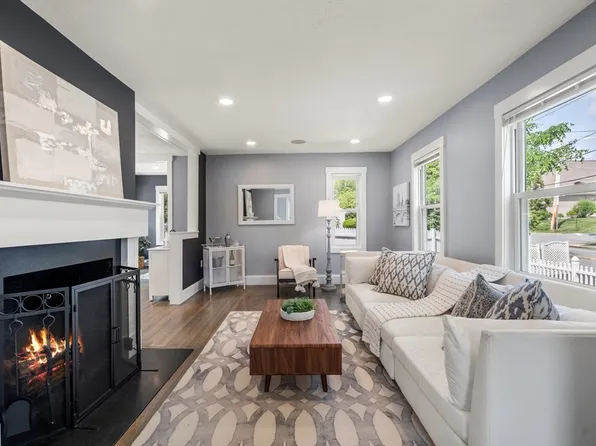 7 Clark St, Wilmington, MA 01887