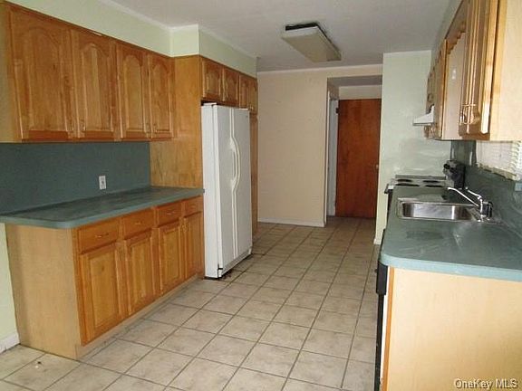 5th image of 143 North St