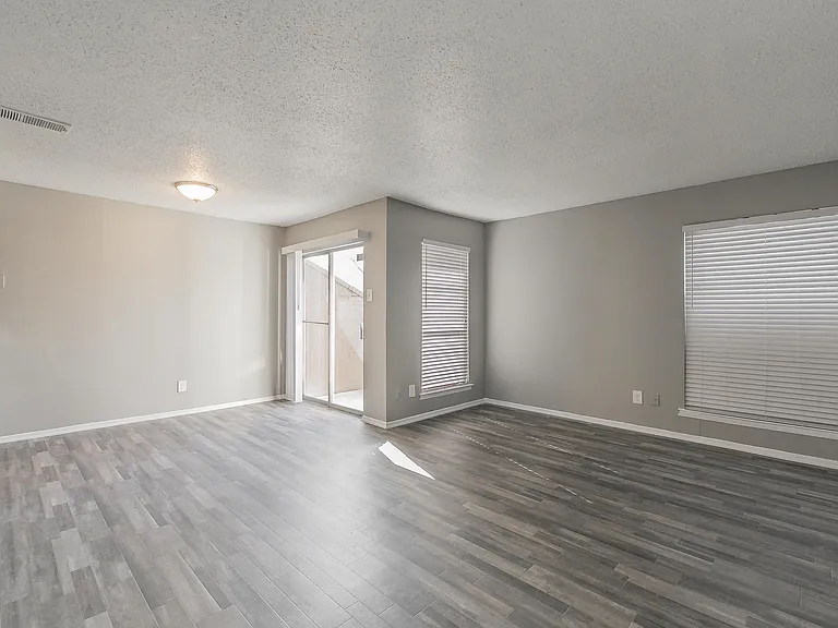 Station 121 at Town Center Apartments — Photo 143